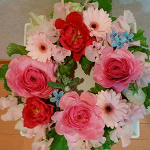 春の桃色のリース　隅谷さおりさん作